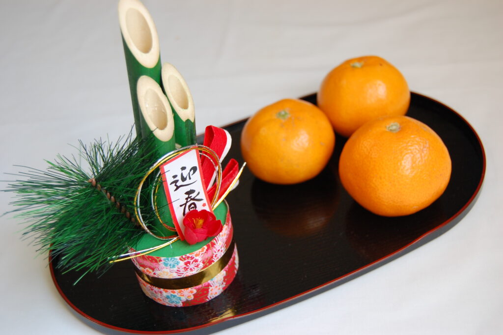 卓上サイズの門松とみかん